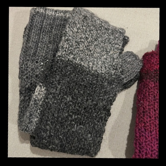 NWT Garnet Hill Gray Knit Fingerless Gloves OS - Picture 6 of 7